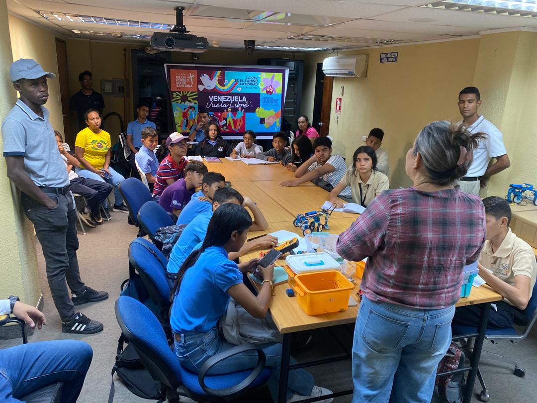 Equipos de Cojedes fortalece su nivel técnico de cara a la Fase Regional de Robótica Creativa 2026