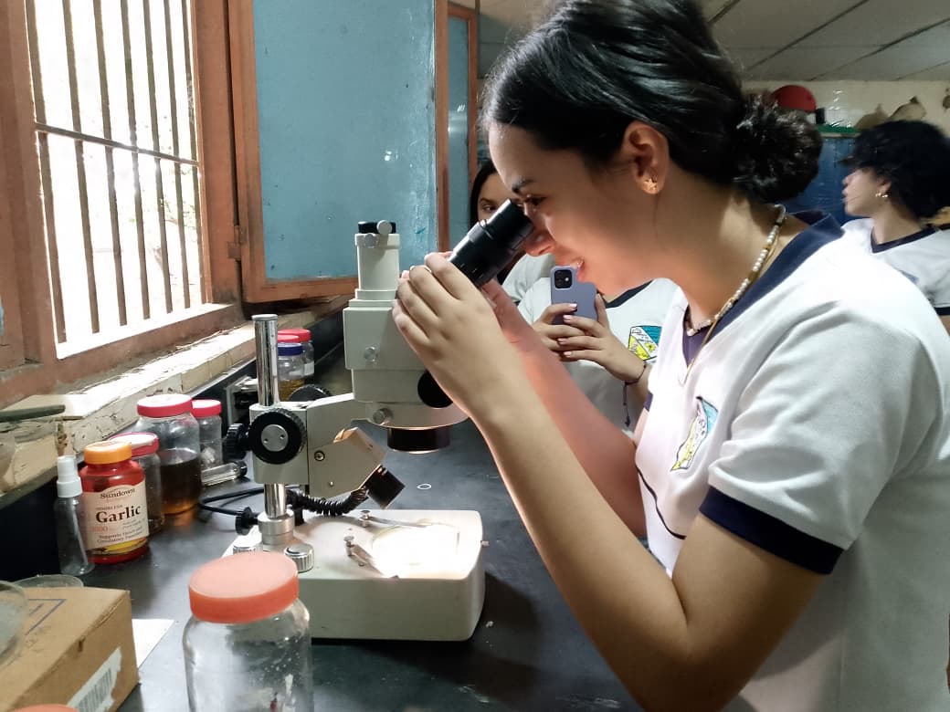 Jóvenes Cojedeños exploran el mundo de las ciencias en Fundación EDIAGRO