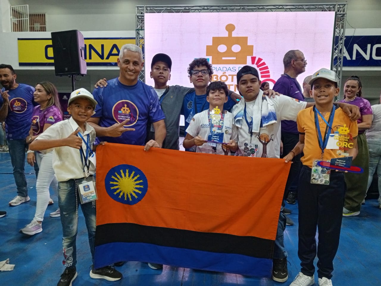 Estudiantes Cojedeños destacan con su ingenio en las Olimpiadas de Robótica Creativa 2026 en Coro